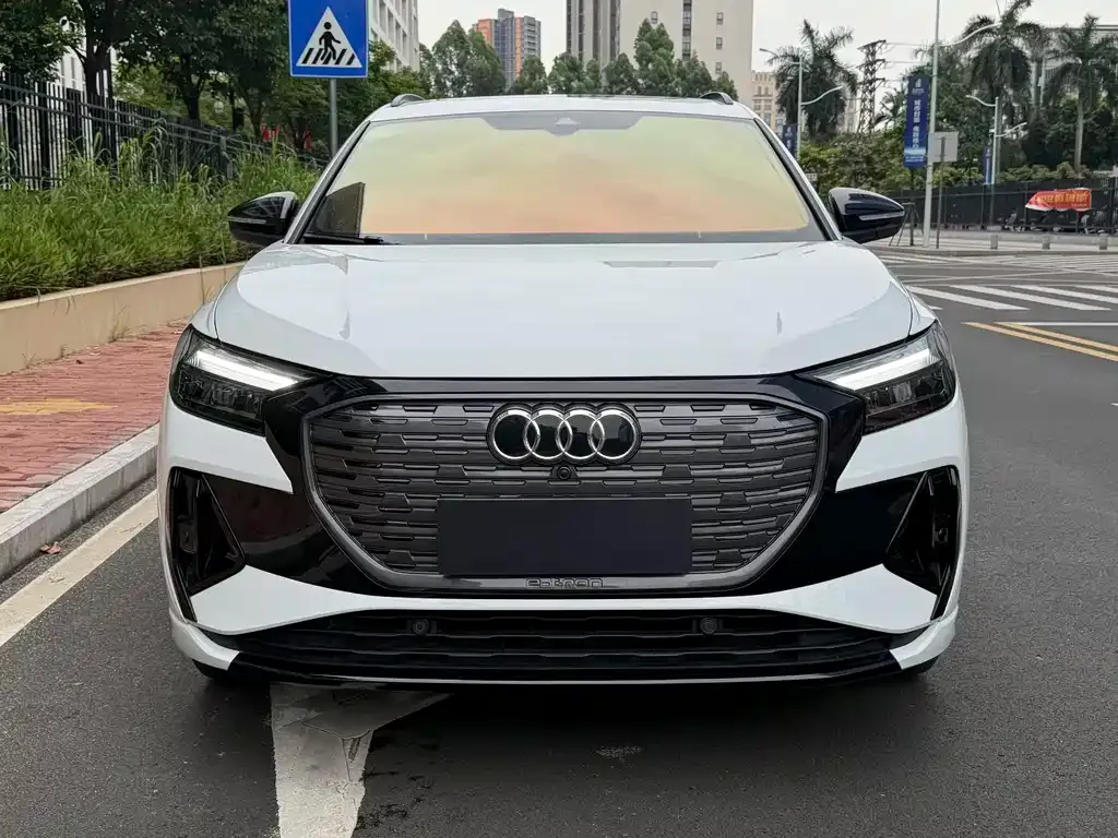 Audi Q4 e-tron — фото 3