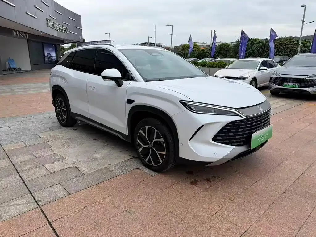 BYD L DM-i — фото 2