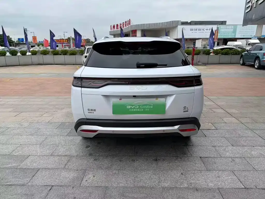 BYD L DM-i — фото 8