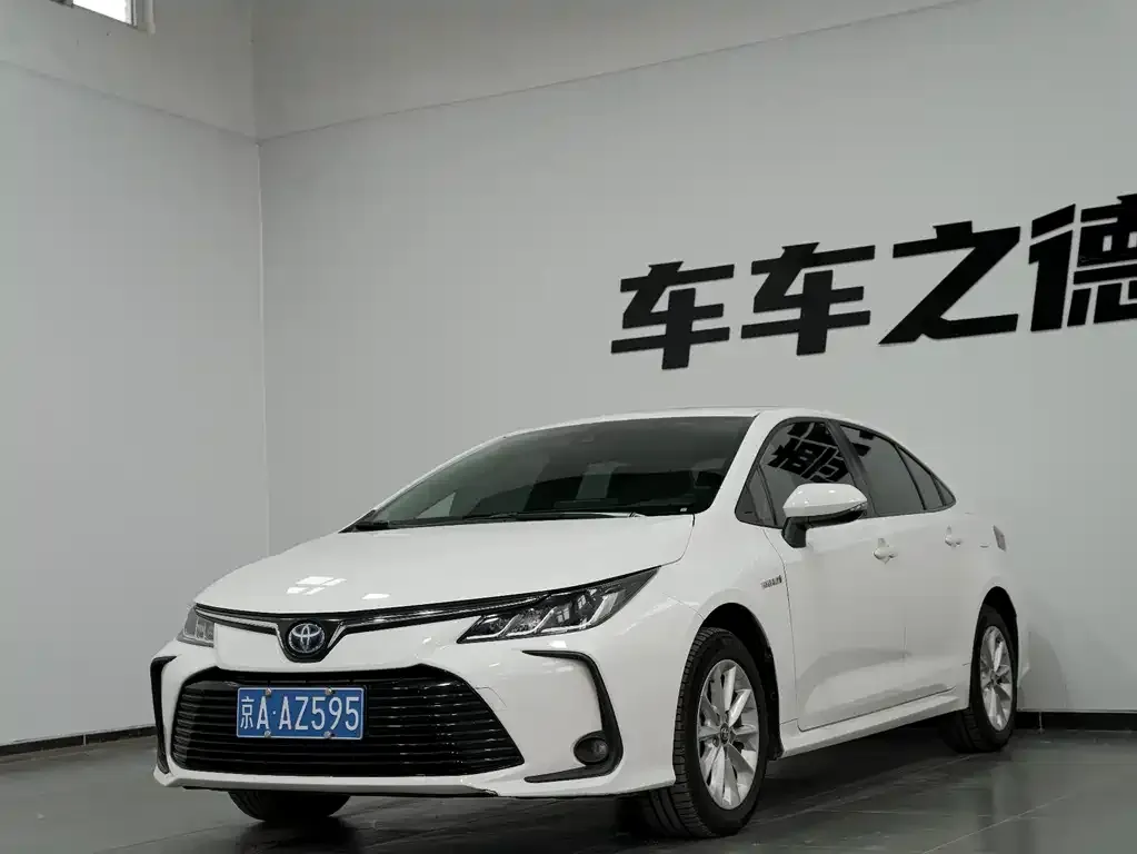 Toyota Corolla — фото 1