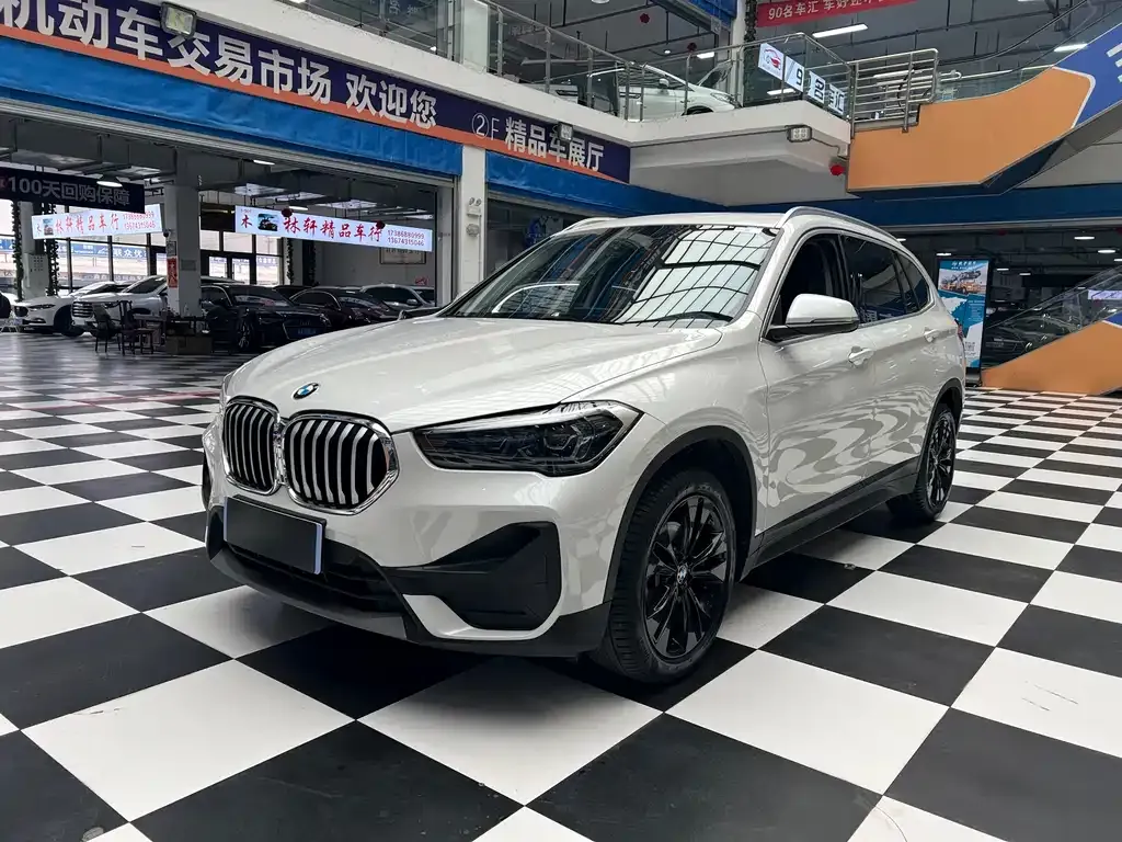 BMW X1 — фото 1