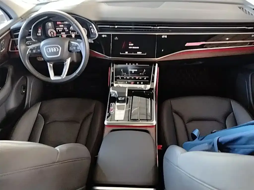 Audi Q7 2021 из CN, фото 7