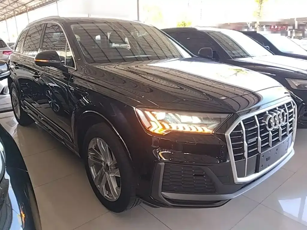 Audi Q7 2021 из CN, фото 10