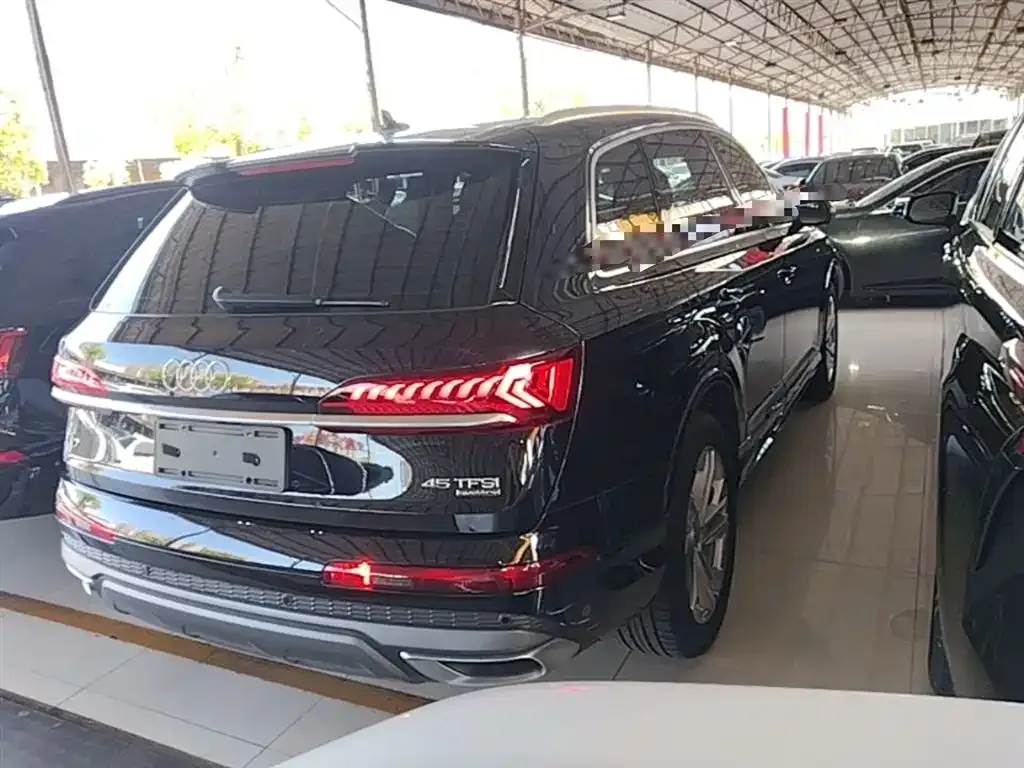 Audi Q7 2021 из CN, фото 3