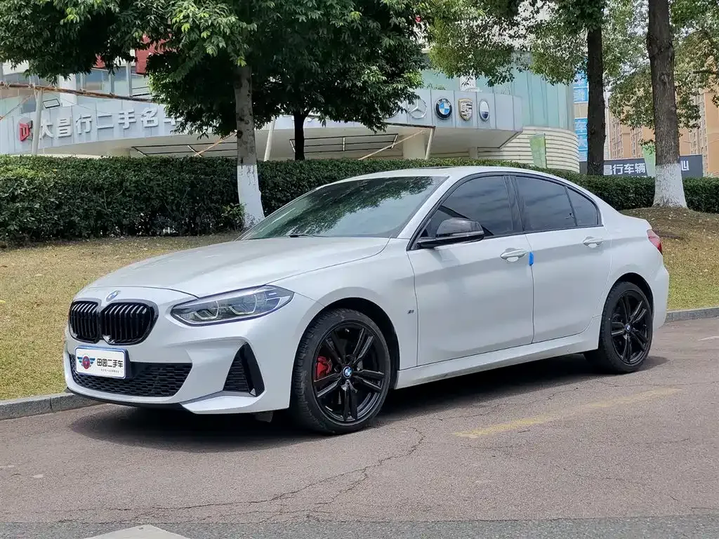BMW 1 Series — фото 1