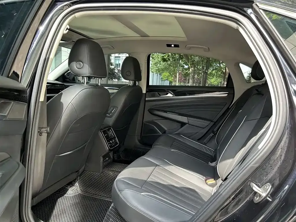 Volkswagen Passat — фото 4