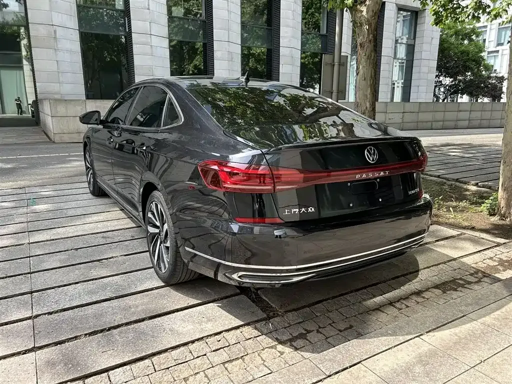 Volkswagen Passat — фото 7