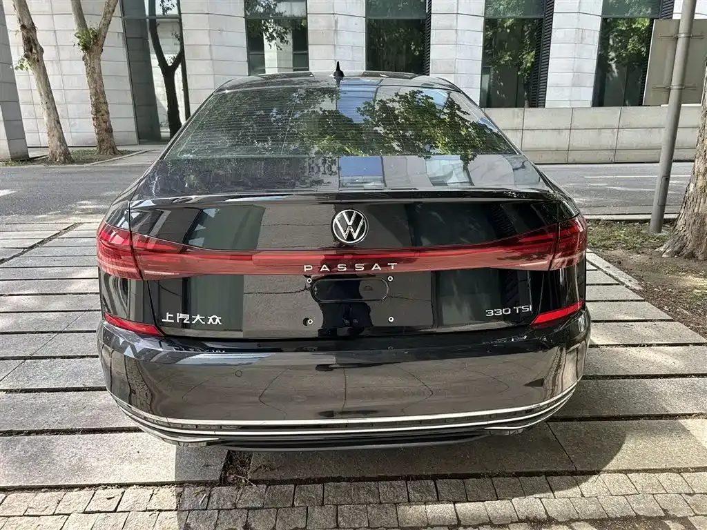 Volkswagen Passat — фото 6