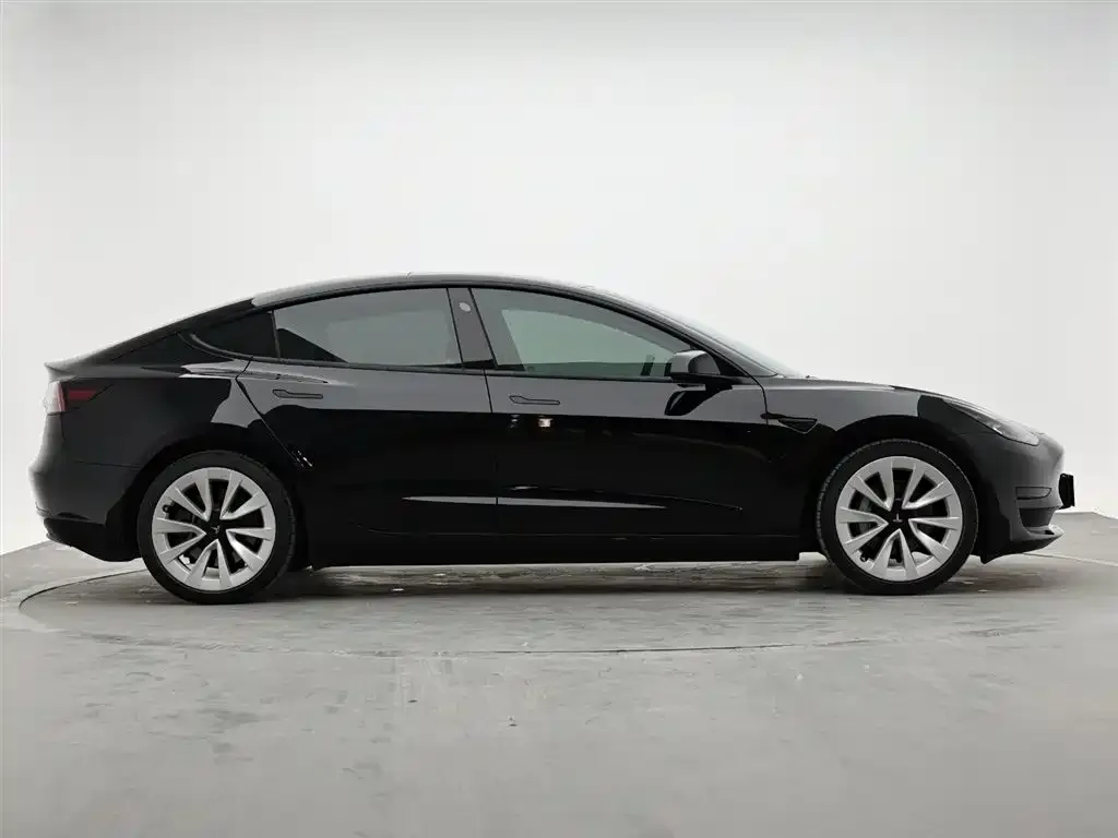 Tesla Model 3 — фото 6