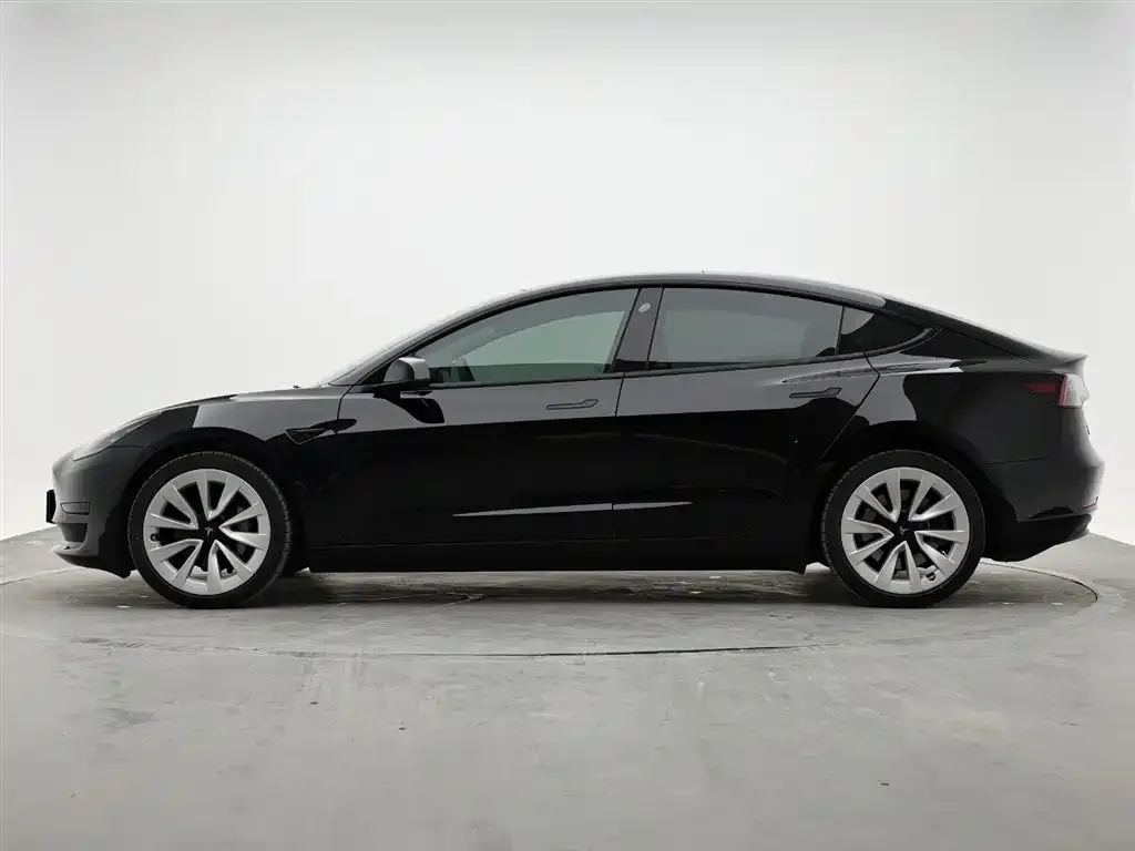 Tesla Model 3 — фото 7