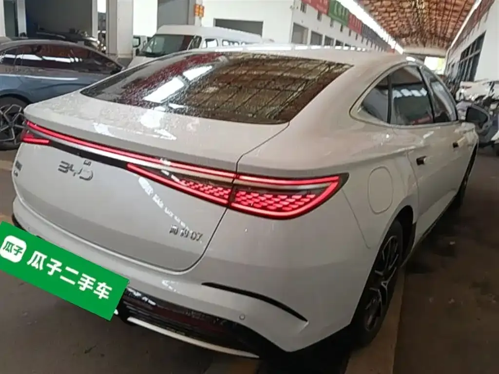 BYD Seal — фото 5