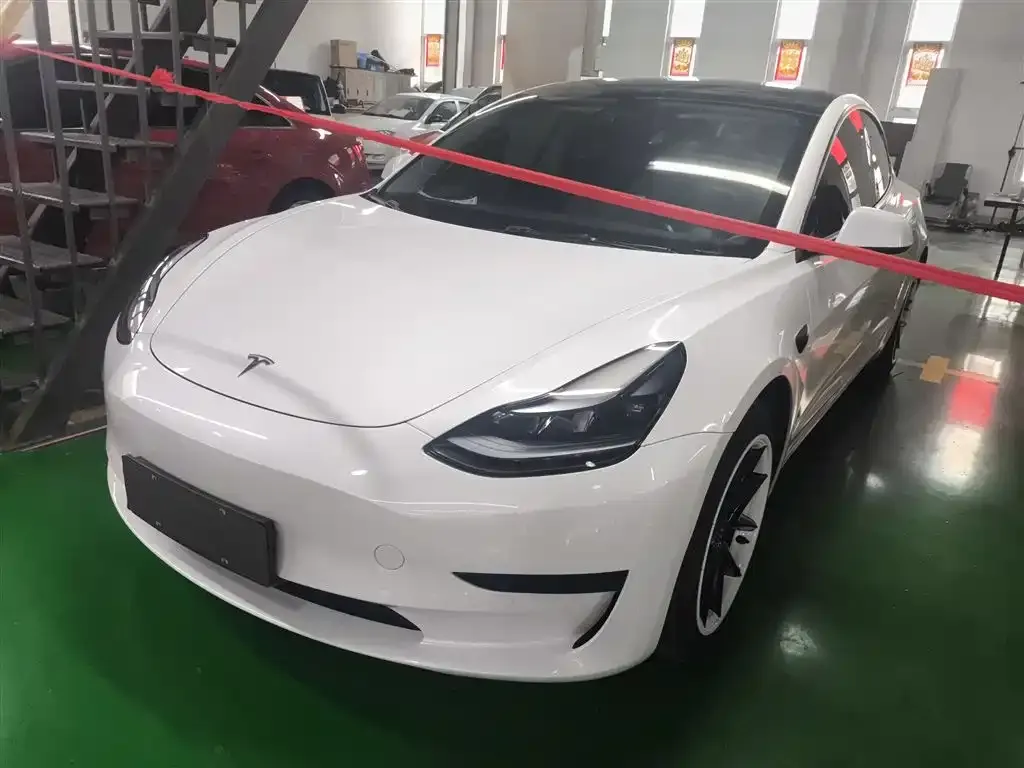 Tesla Model 3 — фото 8