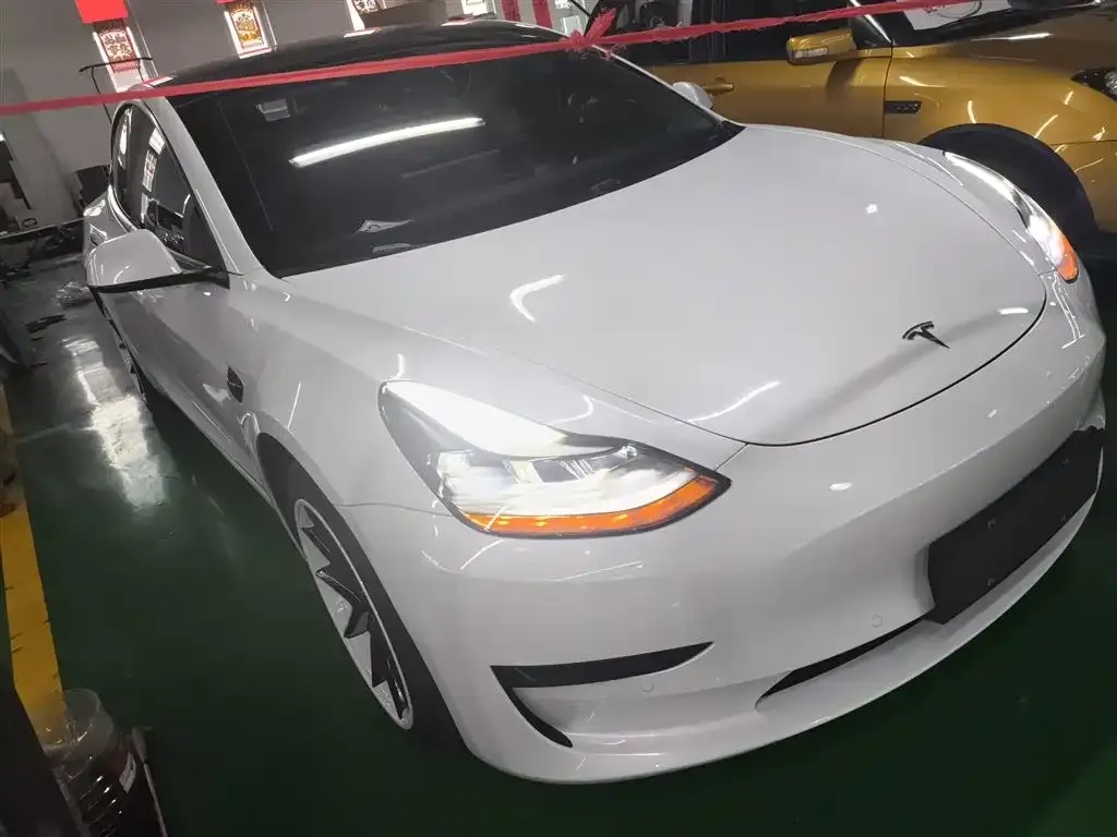 Tesla Model 3 — фото 9