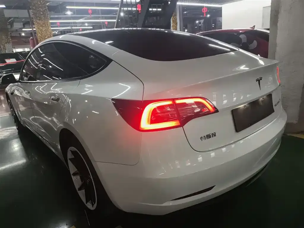 Tesla Model 3 — фото 5
