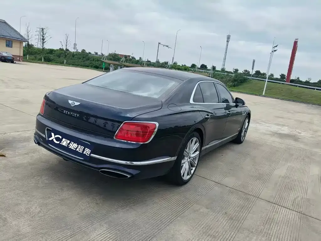 Bentley Flying Spur 2021 из CN, фото 9
