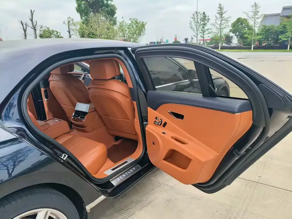 Bentley Flying Spur 2021 из CN, фото 4