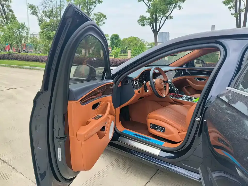Bentley Flying Spur 2021 из CN, фото 2