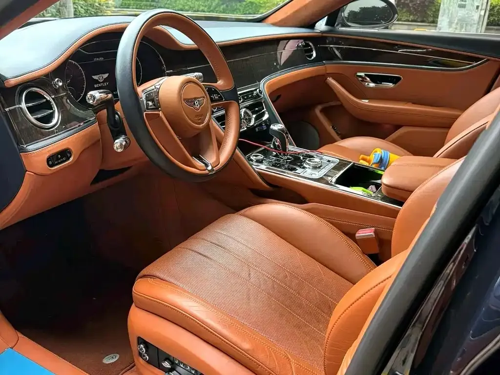 Bentley Flying Spur 2021 из CN, фото 8
