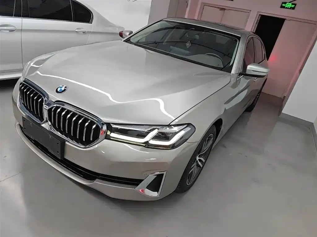 BMW 5 Series — фото 3