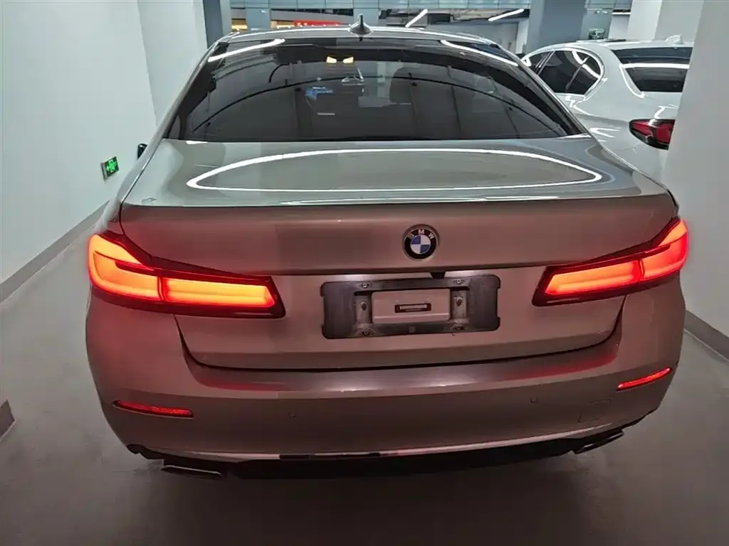 BMW 5 Series — фото 10
