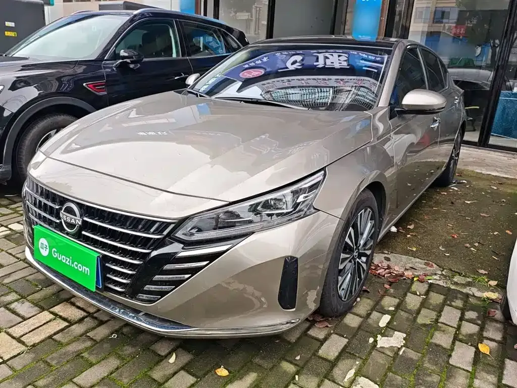 Nissan Teana — фото 1