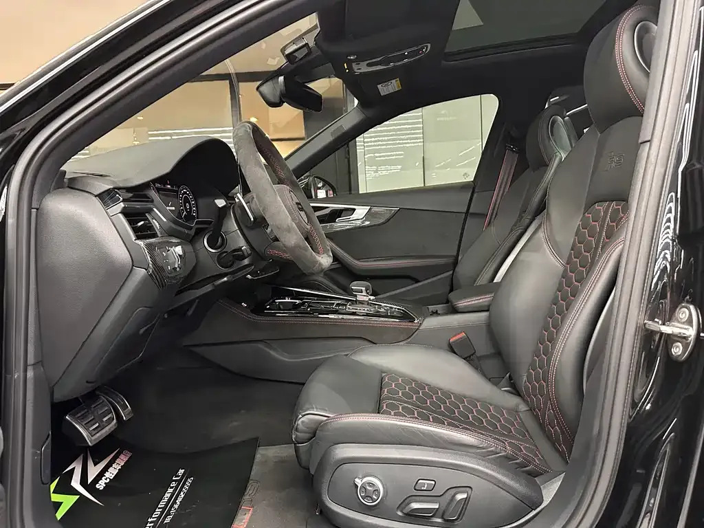 Audi RS 4 2024 из CN, фото 2