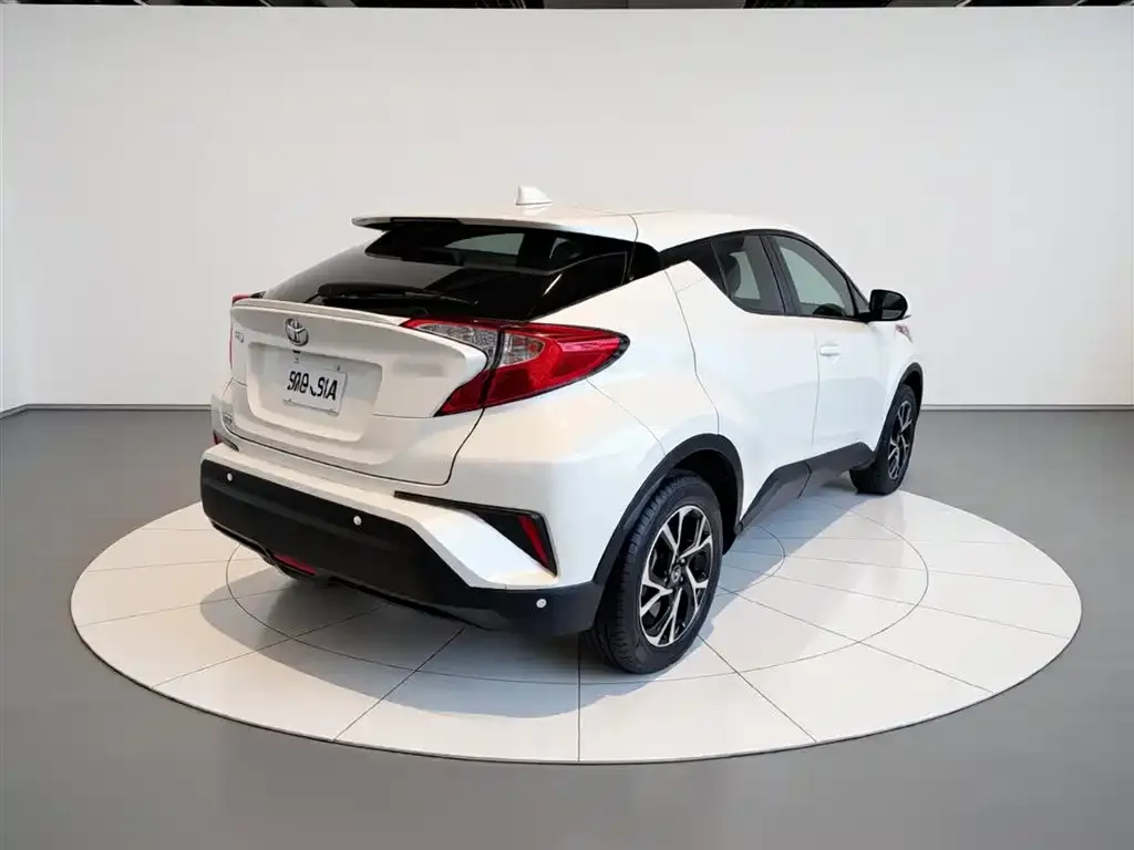 Toyota C-HR — фото 3