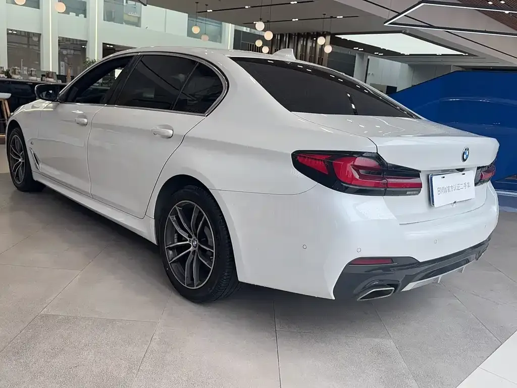 BMW 5 Series — фото 3