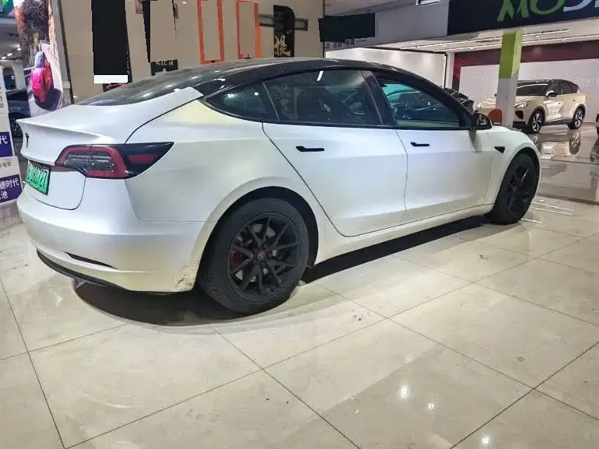 Tesla Model 3 — фото 4