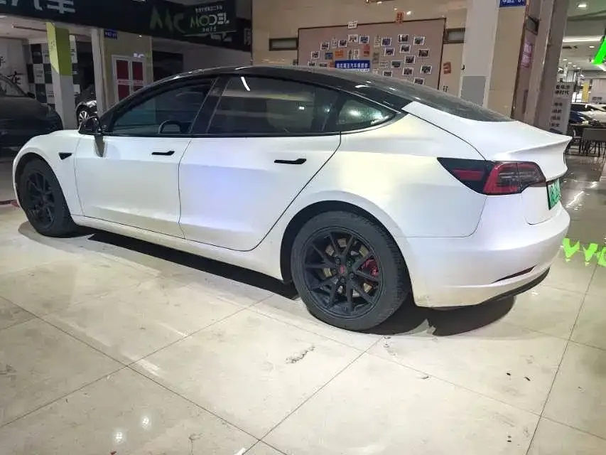 Tesla Model 3 — фото 3