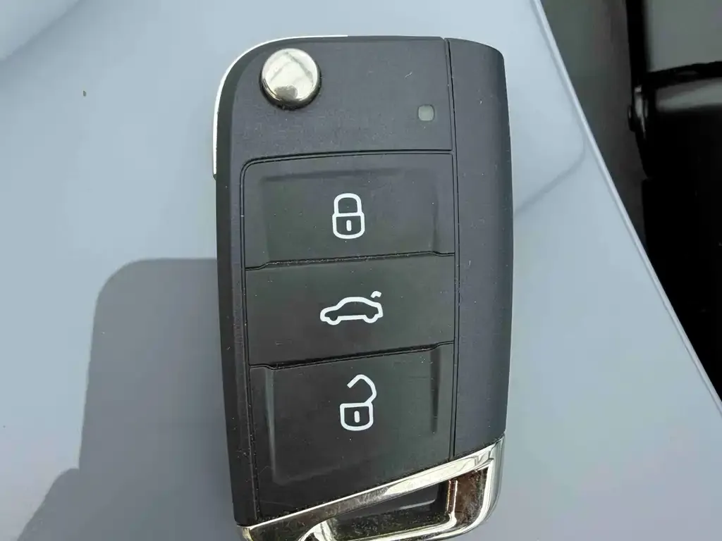 Volkswagen Tharu — фото 2