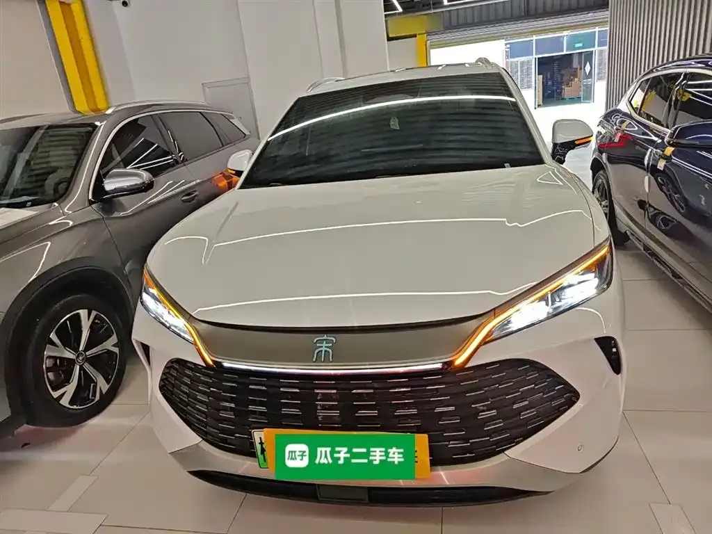 BYD L DM-i — фото 7