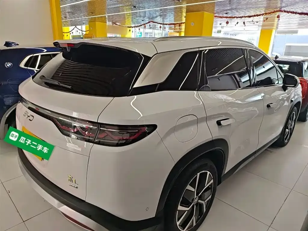 BYD L DM-i — фото 8