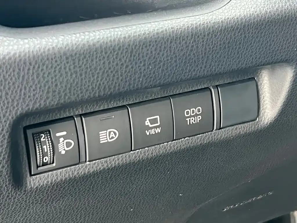 Toyota RAV4 — фото 7