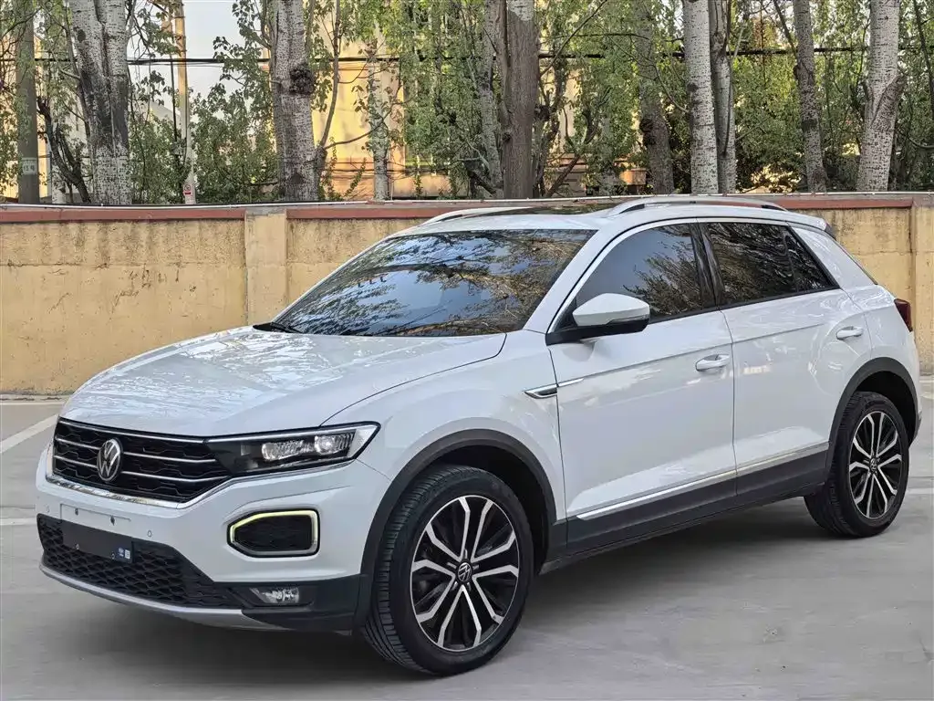 Volkswagen T-Roc — фото 1