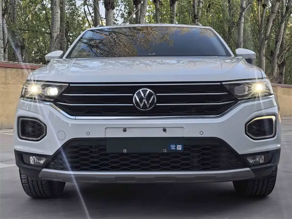 Volkswagen T-Roc — фото 9