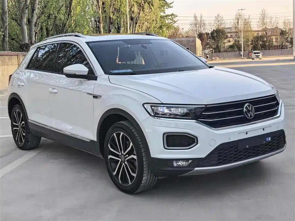 Volkswagen T-Roc — фото 10