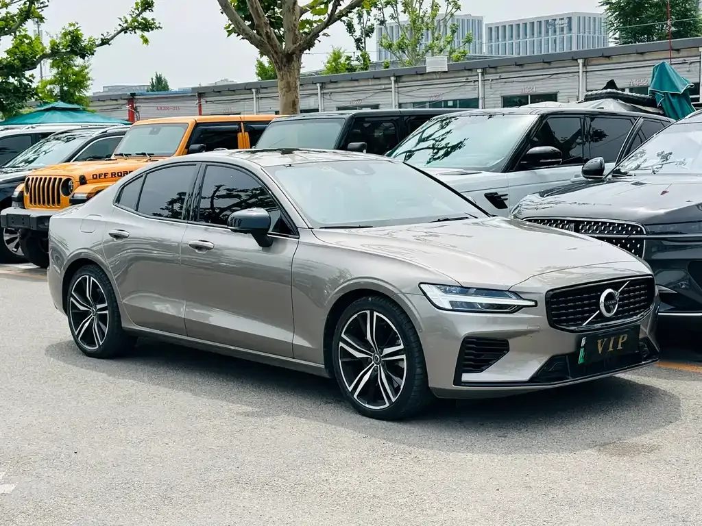 Volvo XC60 PHEV 2021 из CN, фото 10