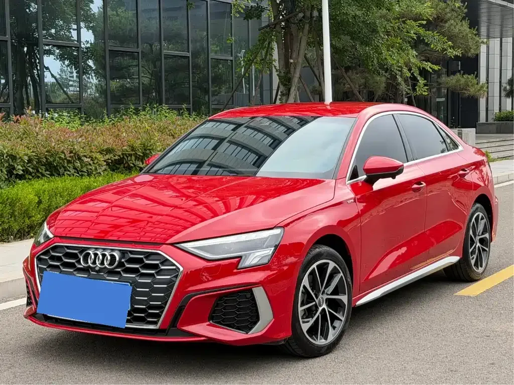 Audi A3 — фото 1
