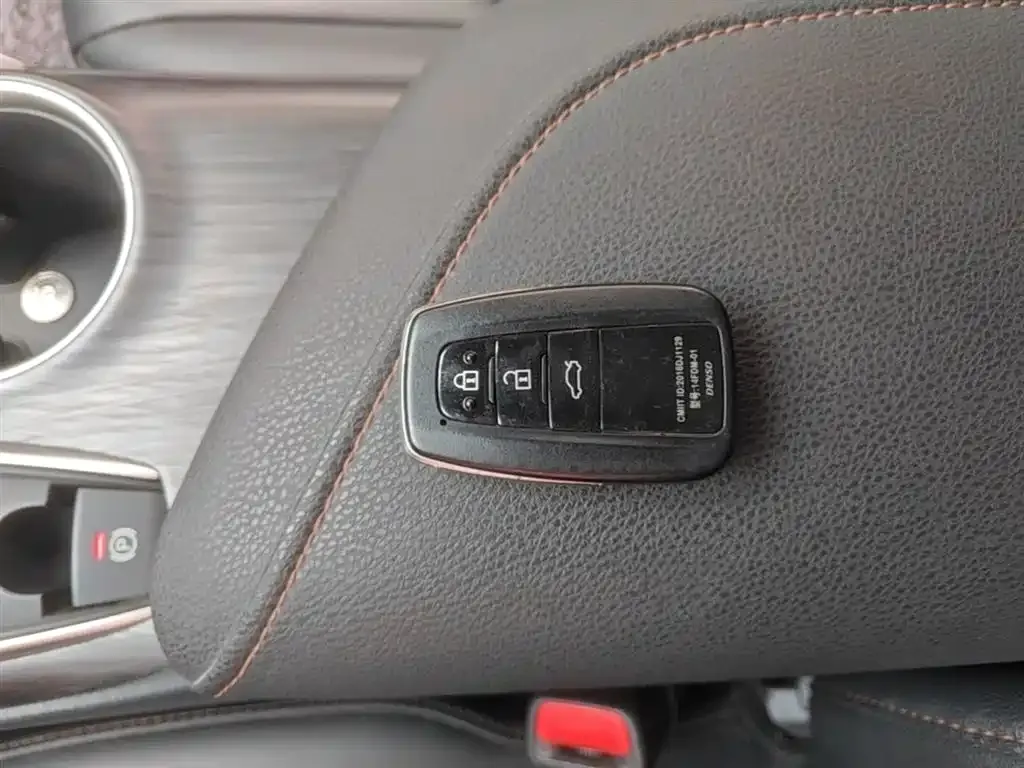 Toyota Camry 2023 из CN, фото 9