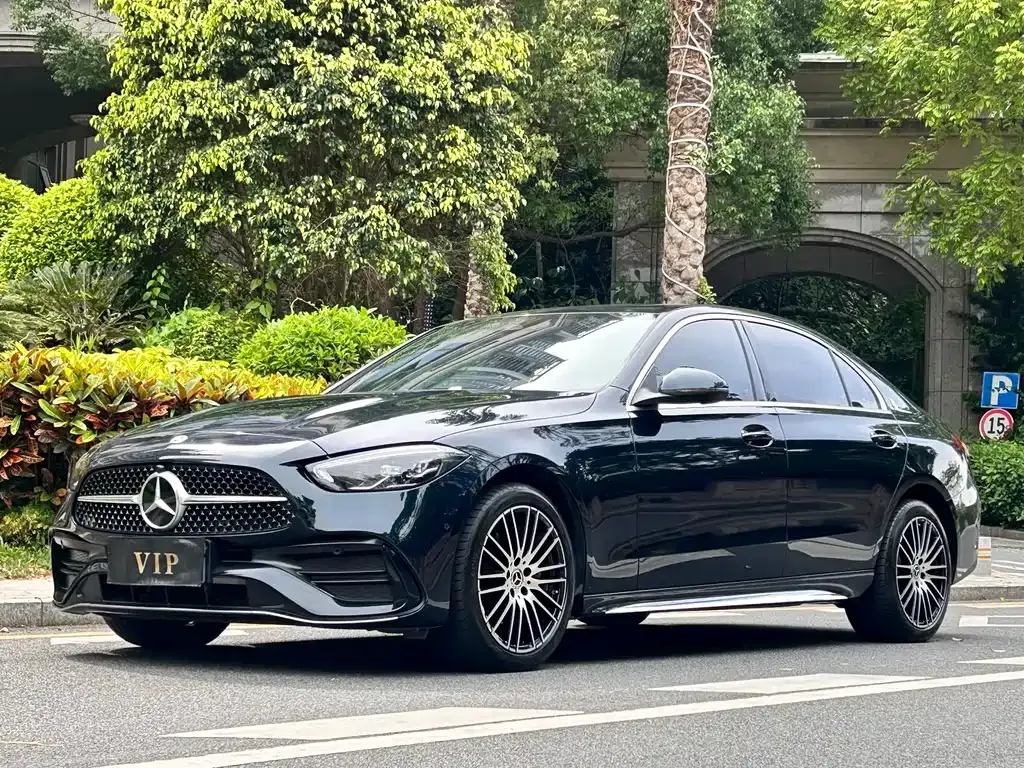 Mercedes-Benz C-Class — фото 1