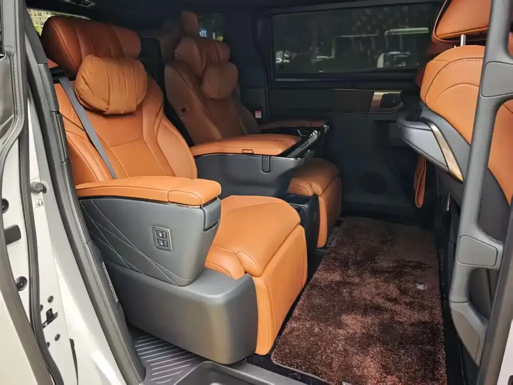 Toyota Vellfire — фото 3