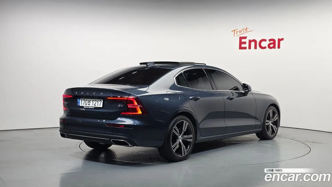 Volvo S60 2021 из KR, фото 3