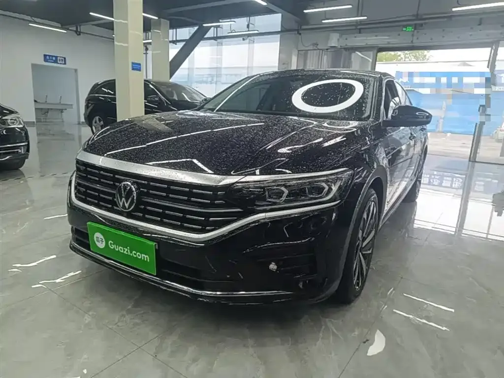 Volkswagen Passat — фото 1