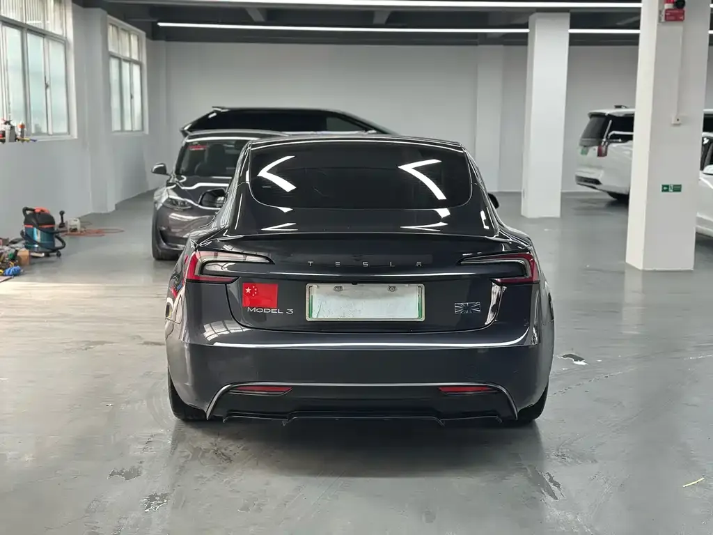 Tesla Model 3 — фото 4