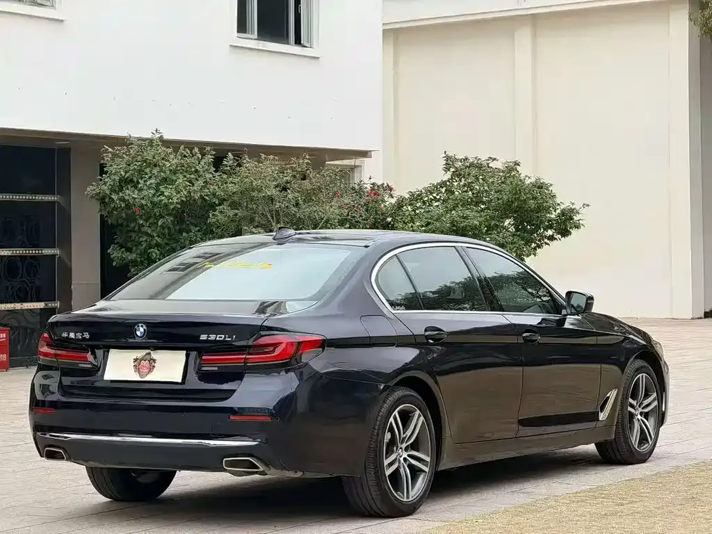 BMW 5 Series — фото 2