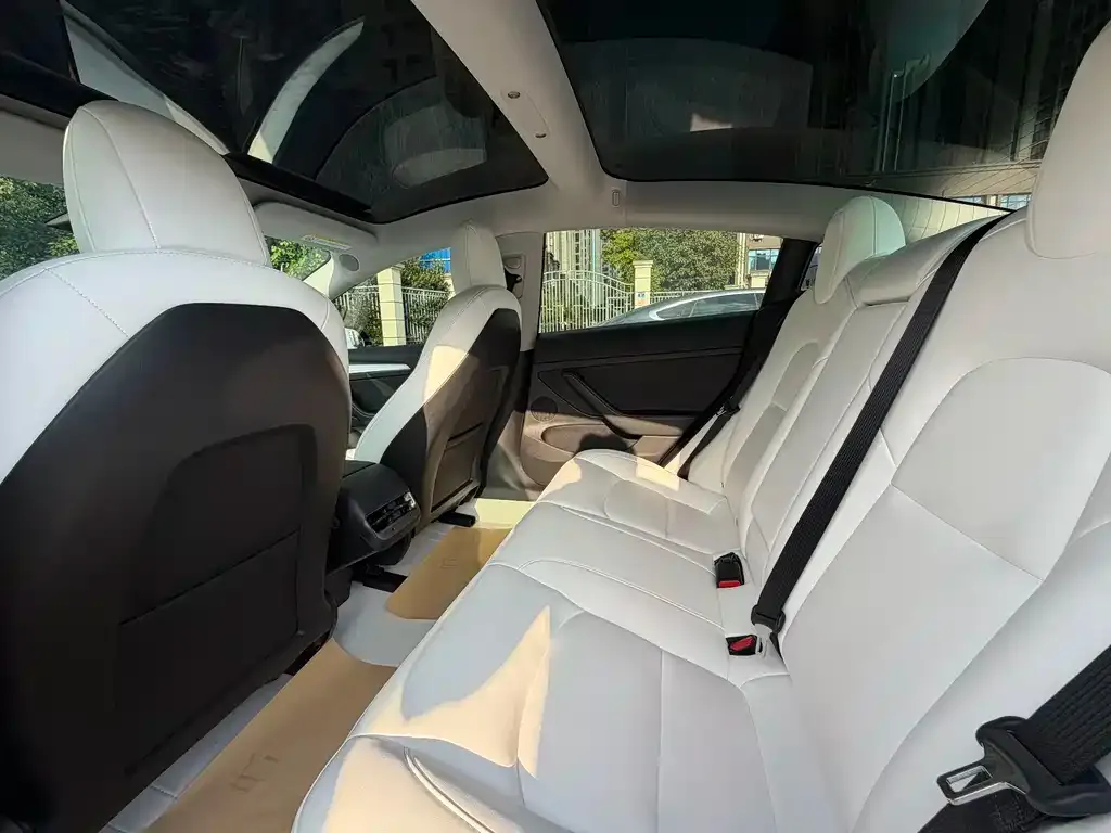 Tesla Model 3 — фото 5