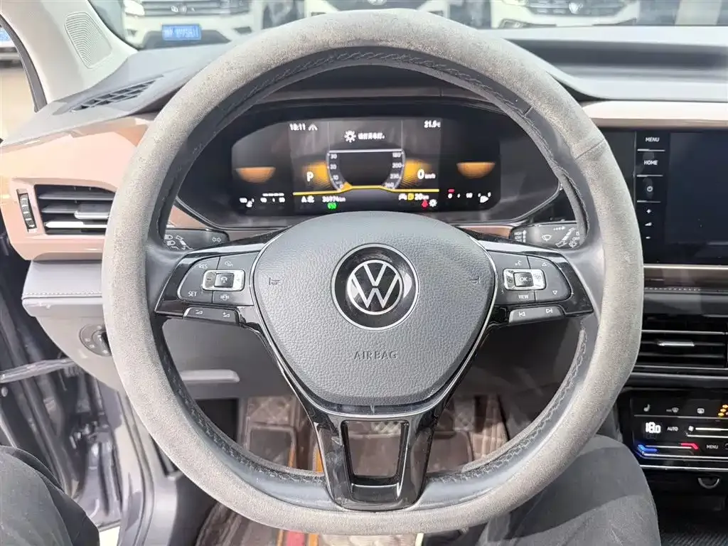 Volkswagen Tharu — фото 4