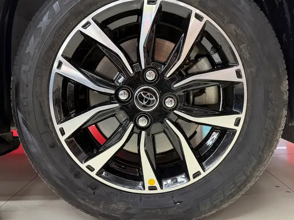 Toyota Yaris L — фото 6