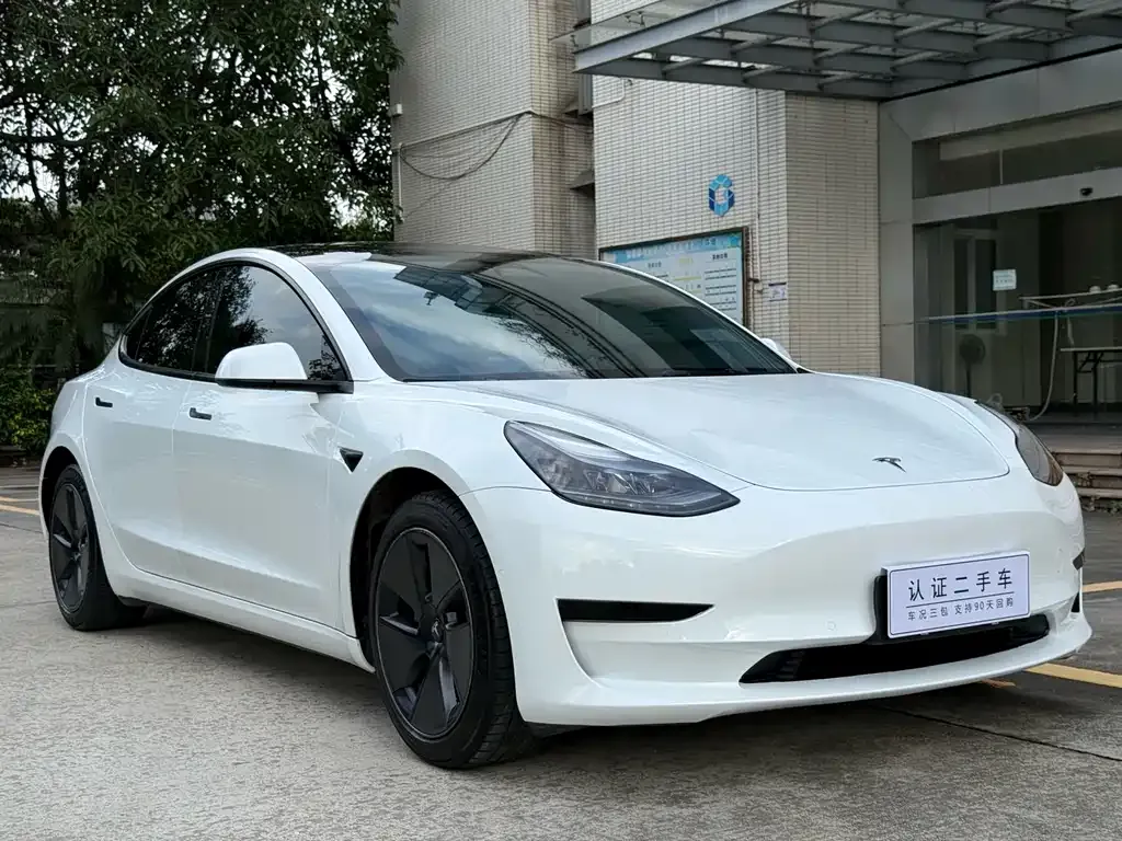 Tesla Model 3 — фото 8